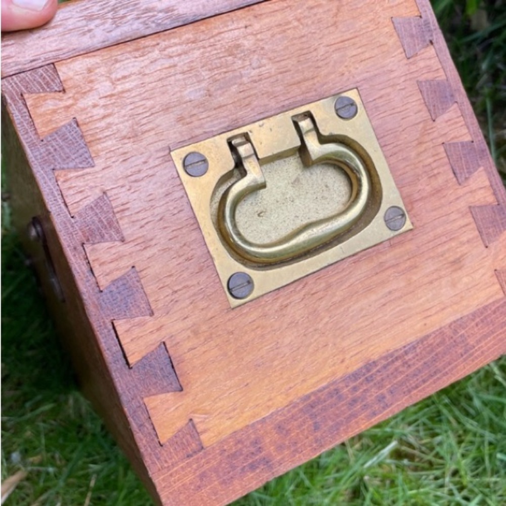 Antique Wooden Oak Box with Dovetail Joints, Brass Handles & Hooks - Picture 4 of 4